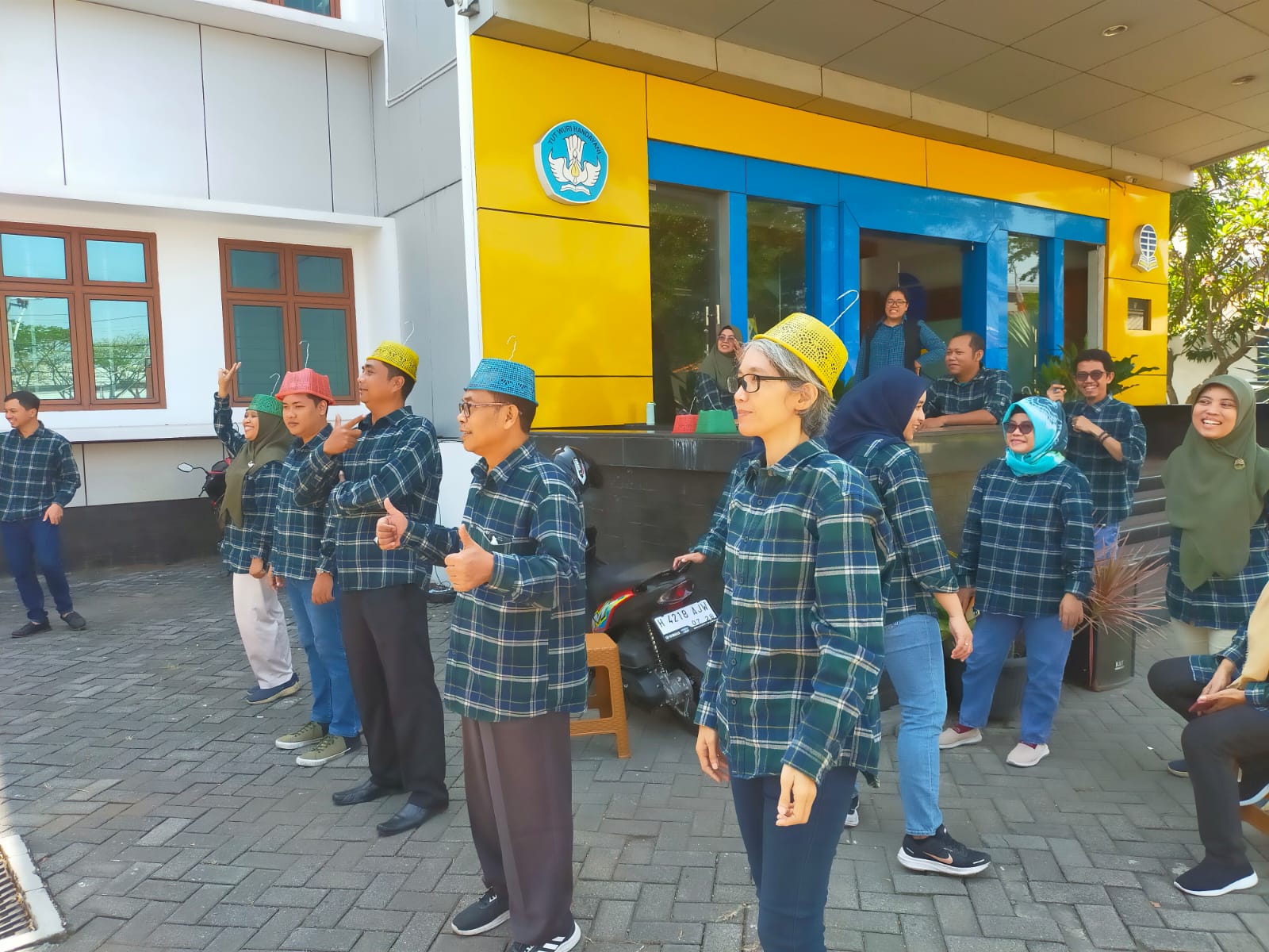 Gelar Lomba Wakul Berkait, UT Daerah Semarang Semarak Sejak Pagi