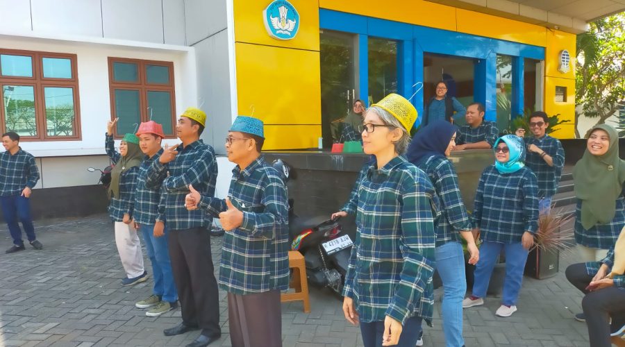 Gelar Lomba Wakul Berkait, UT Daerah Semarang Semarak Sejak Pagi